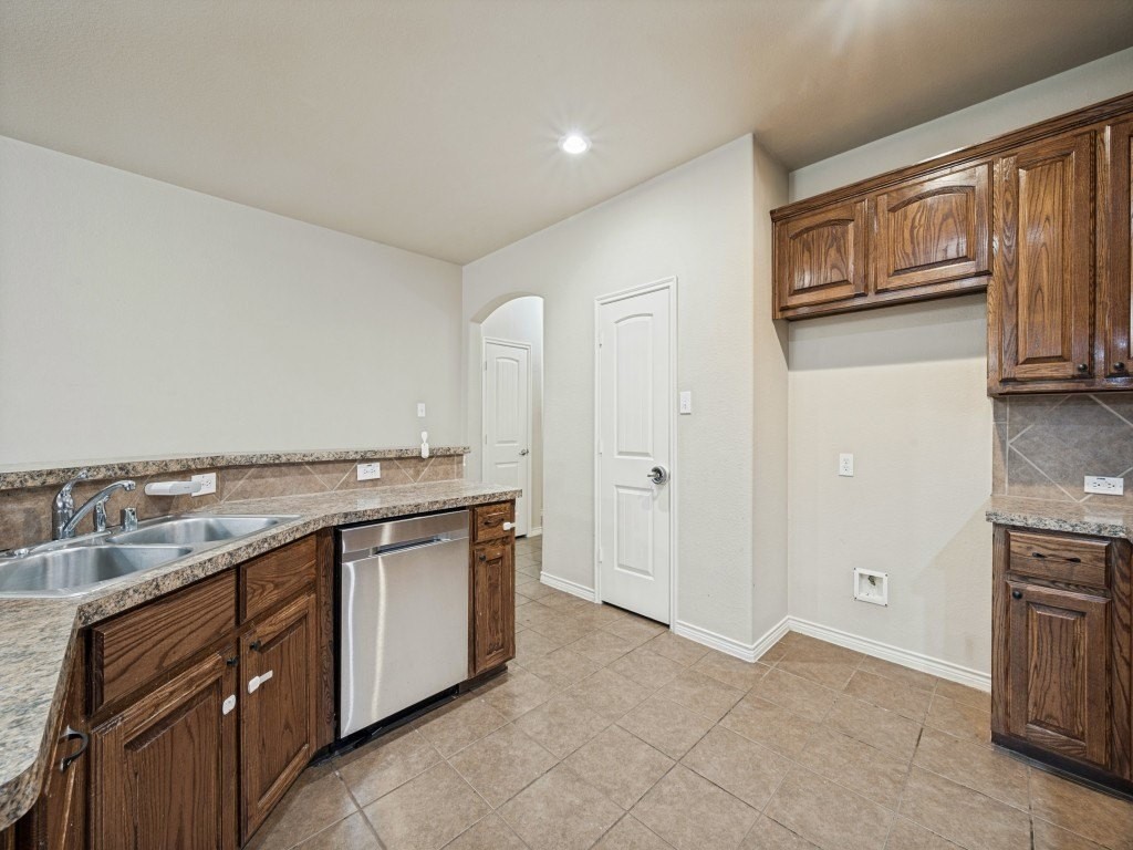 1513 Enchanted Rock Trl - Photo 7 of 25