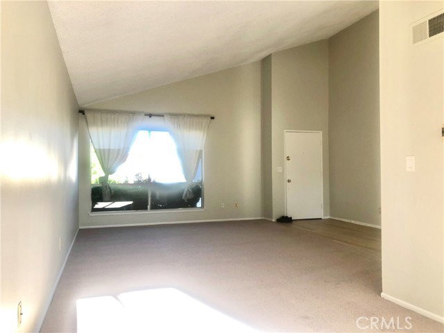 14682 Beach Ave - Photo 4 of 8