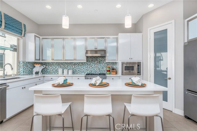 1809 Ocean Ct - Photo 2 of 7