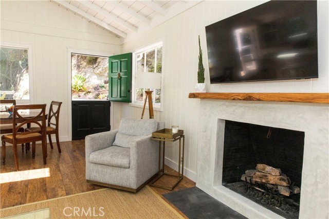 275 Woodland Dr - Photo 4 of 6