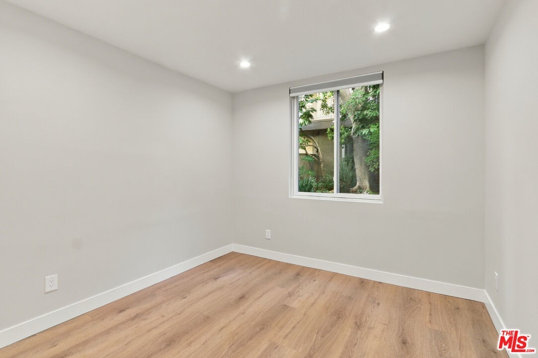 4610 Densmore Ave #12A - Photo 2 of 8