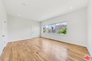 339 N Oakhurst Dr #501 - Photo 3 of 8