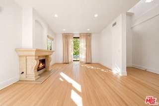 208 N Oakhurst Dr - Photo 4 of 8