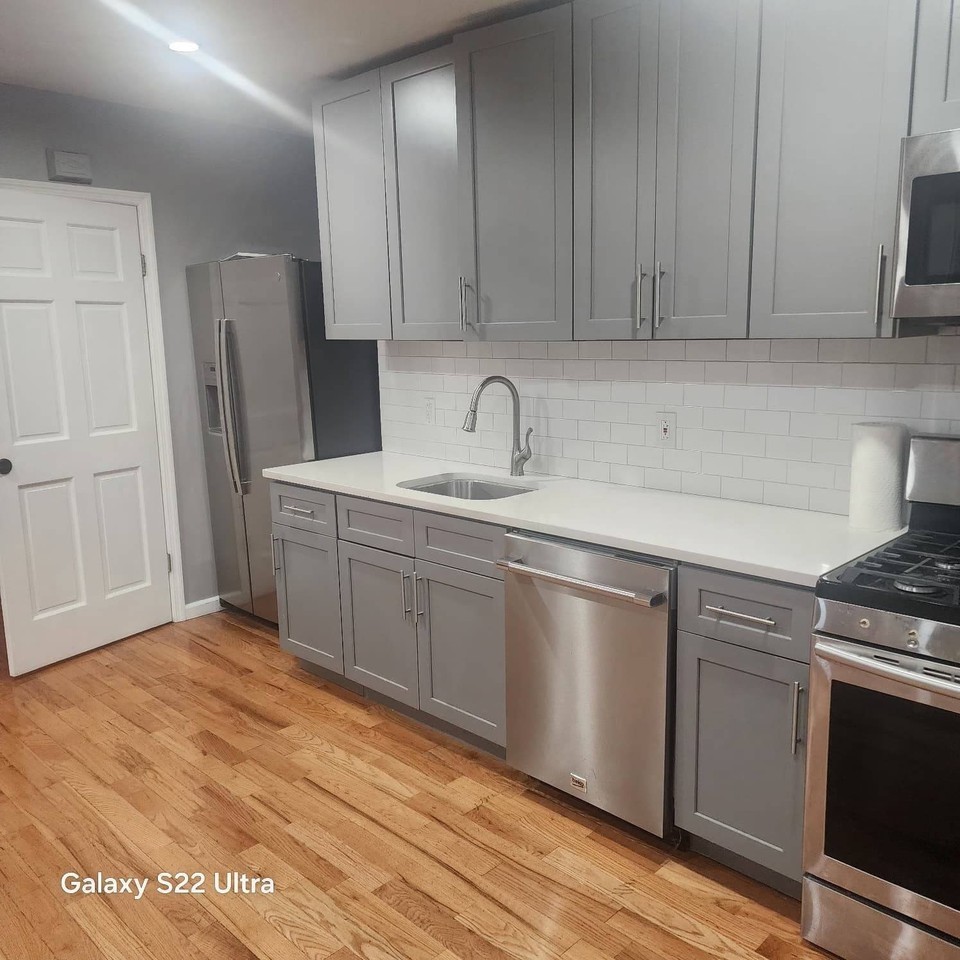 530 Georgia Ave #2ndFL - Photo 3 of 8