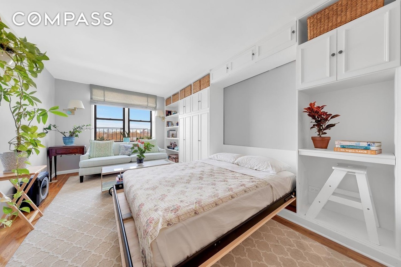 414 Elmwood Ave #6H - Photo 3 of 6