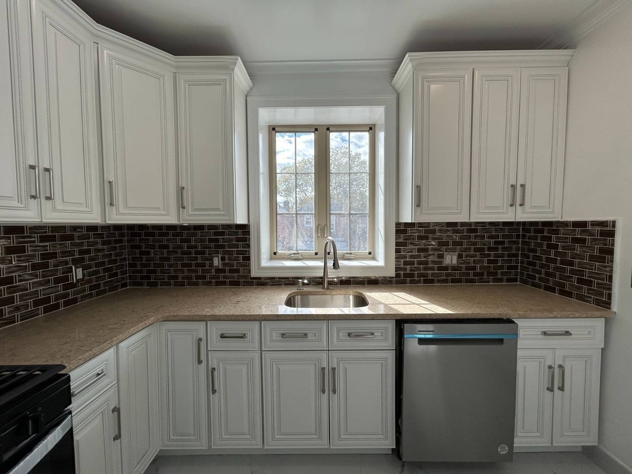 1839 Hering Ave #2 - Photo 3 of 28
