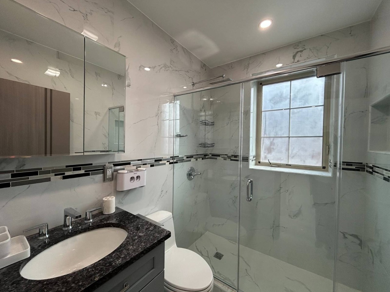 1839 Hering Ave #2 - Photo 7 of 28