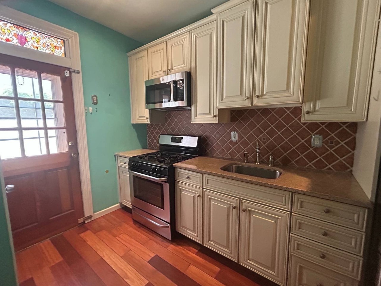 1934 Edison Ave #1 - Photo 3 of 14
