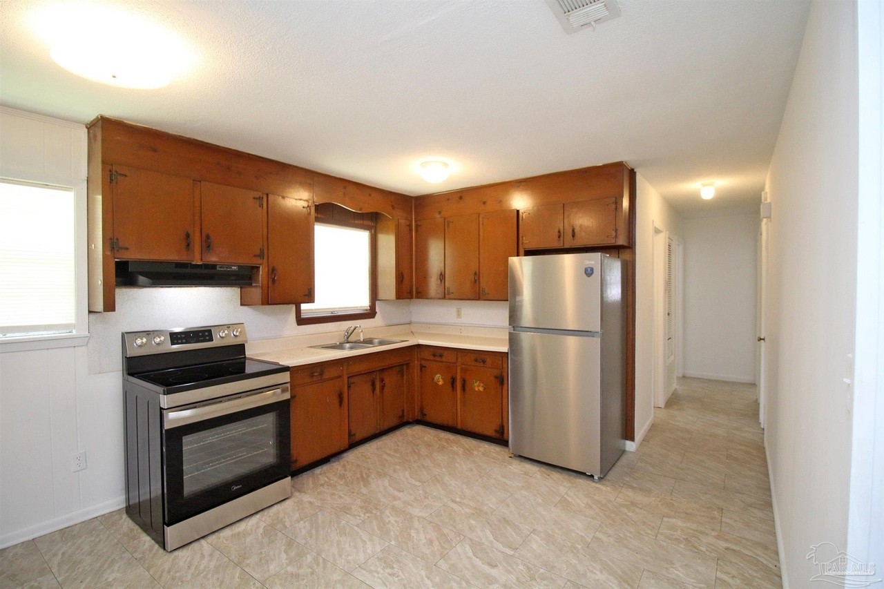 404 Ladybird Ln - Photo 6 of 17