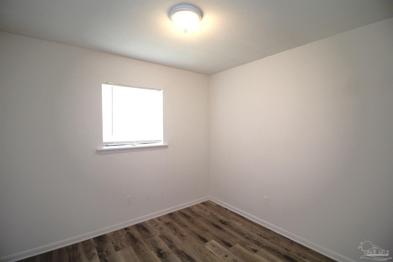 404 Ladybird Ln - Photo 7 of 17