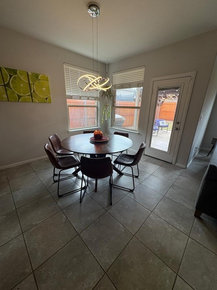 1302 Santa Clara Dr - Photo 5 of 36
