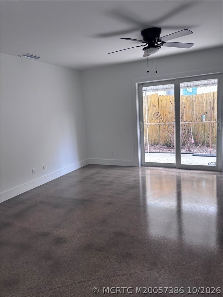 1825 Ne Dixie Hwy #2 - Photo 4 of 19