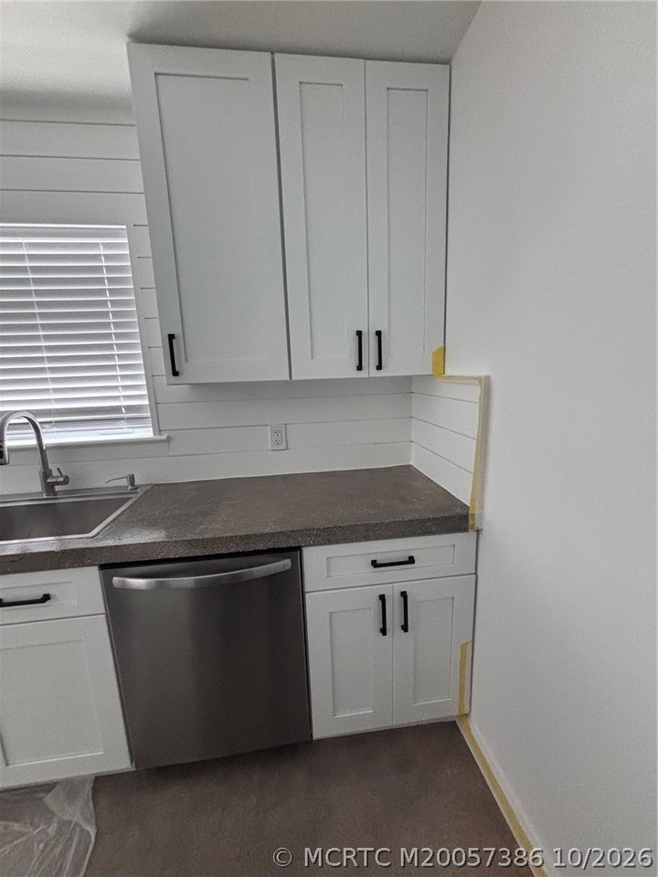 1825 Ne Dixie Hwy #2 - Photo 7 of 19