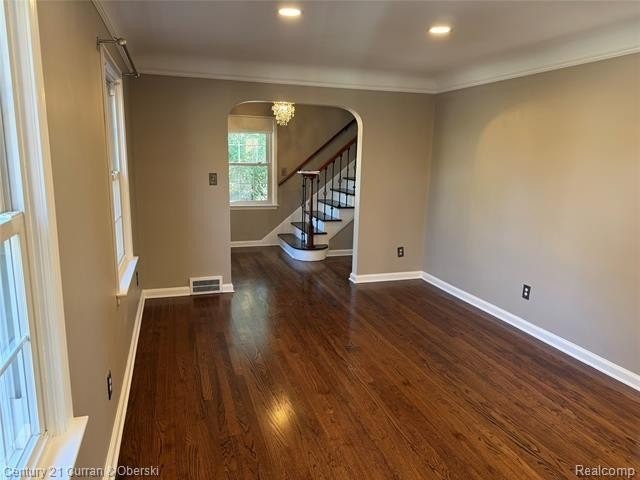 22725 Sheridan St - Photo 4 of 20