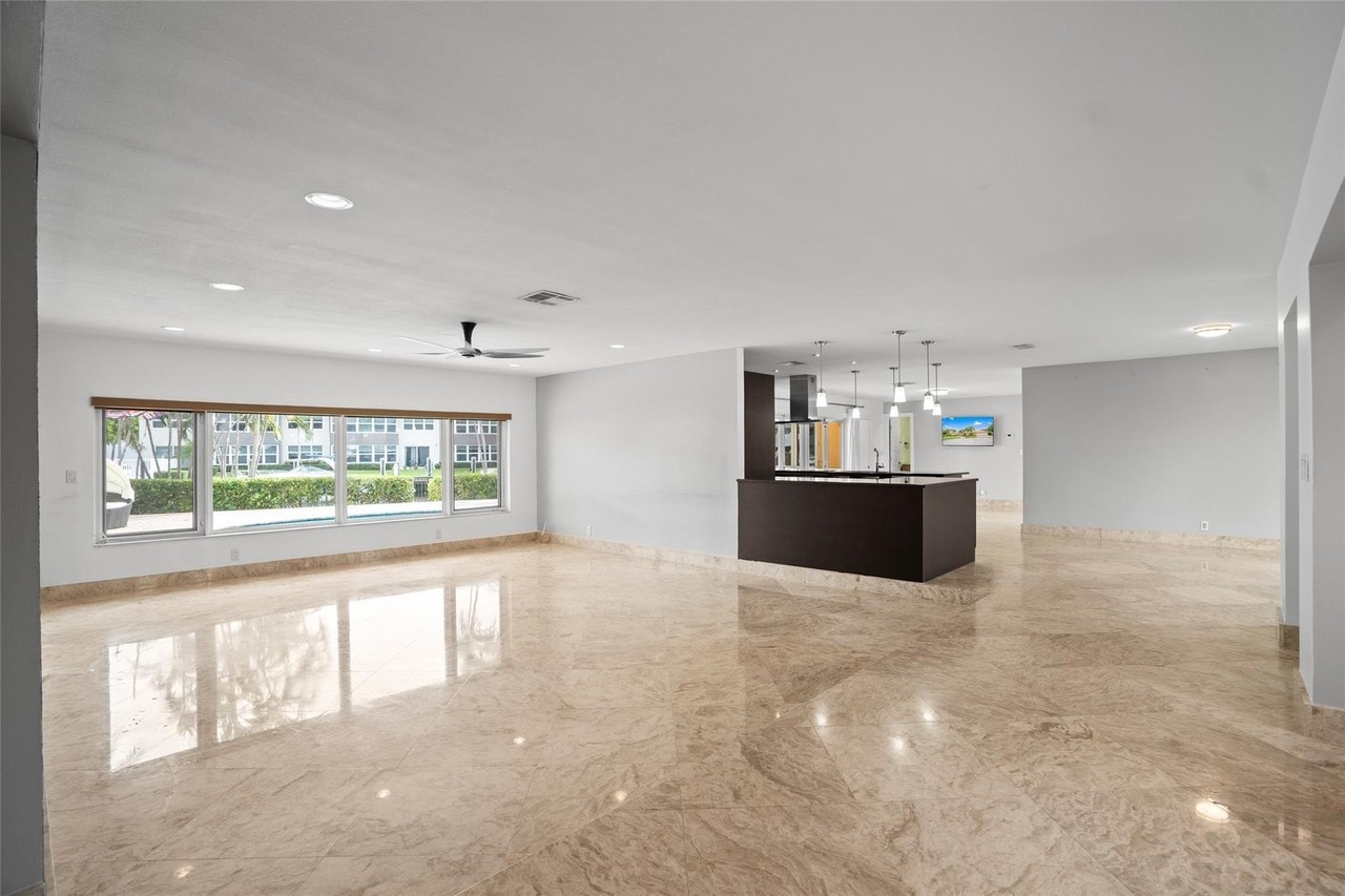 5200 Ne 31st Ave - Photo 4 of 50