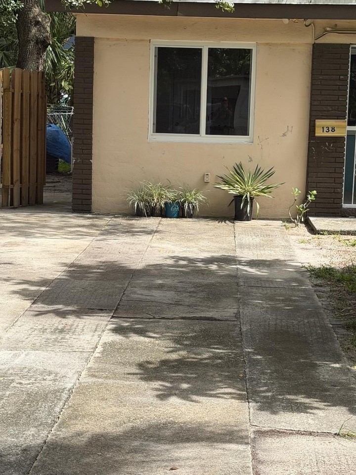 138 Sw 21st Way - Photo 6 of 13