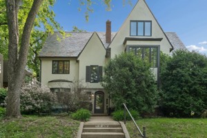 featured image of 1721 Humboldt Ave S #3