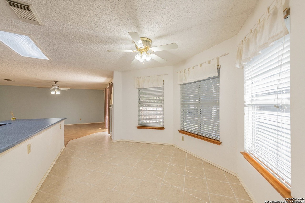 8210 Cantura Mls - Photo 5 of 32