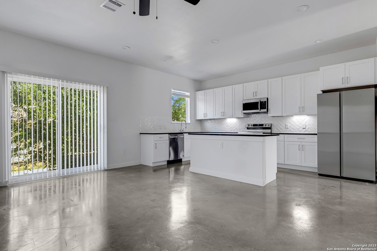 903 Piedmont Ave - Photo 5 of 29