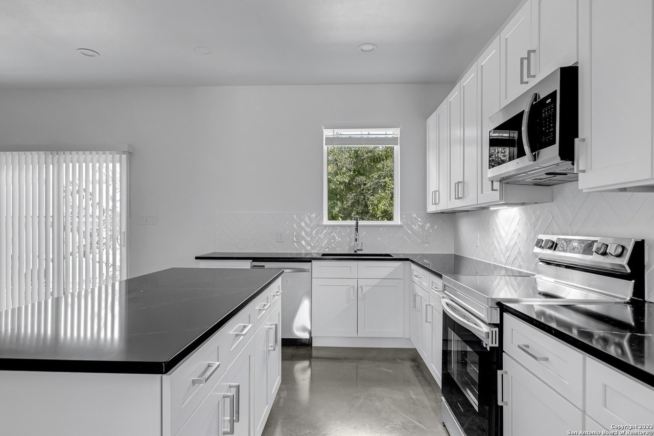 903 Piedmont Ave - Photo 7 of 29