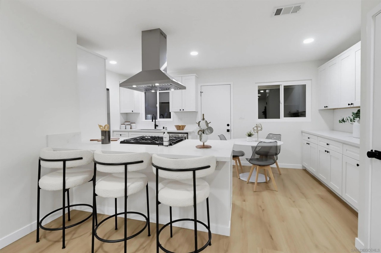 601 Van Houten Ave - Photo 3 of 16