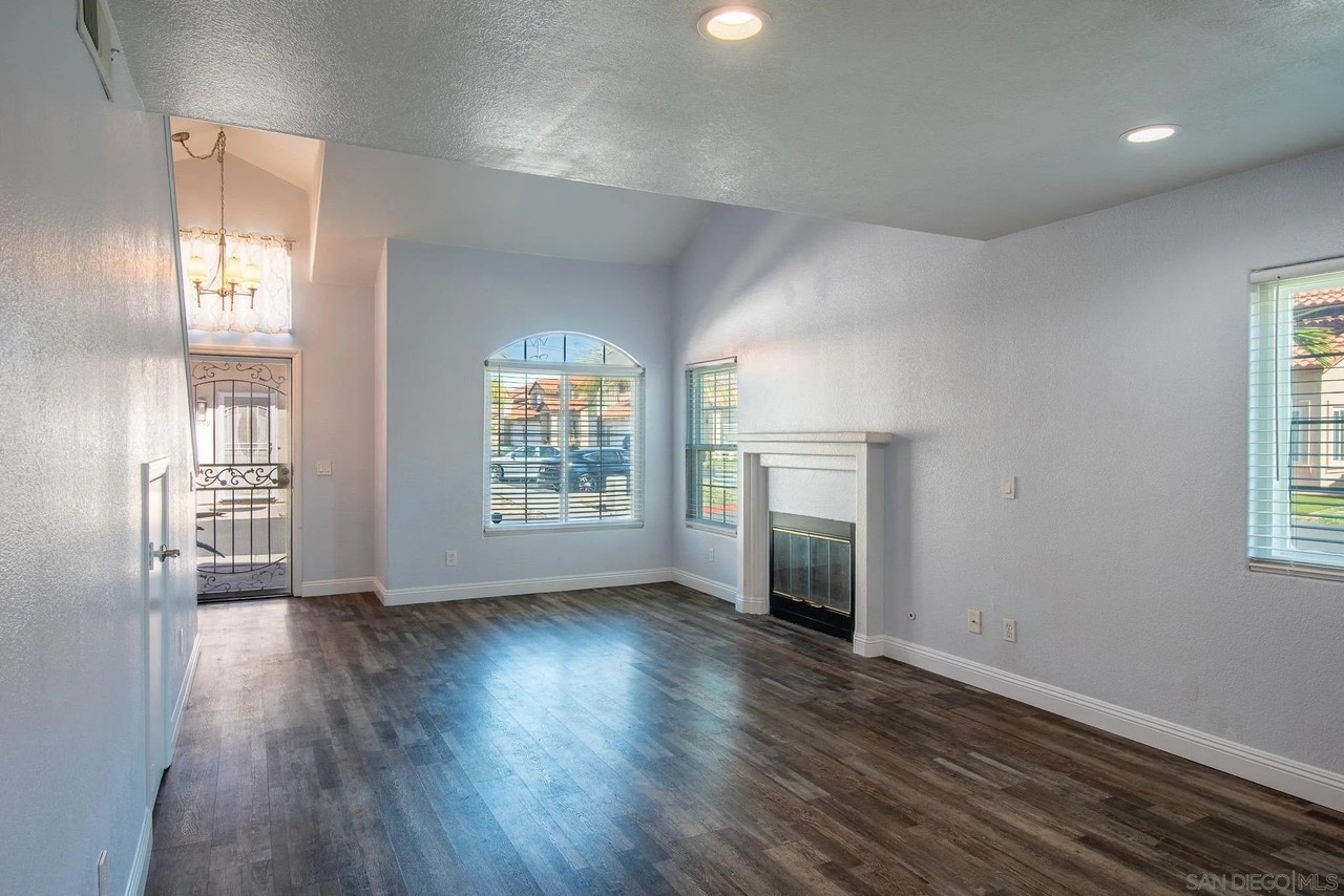1560 Avenida Rosa - Photo 4 of 25