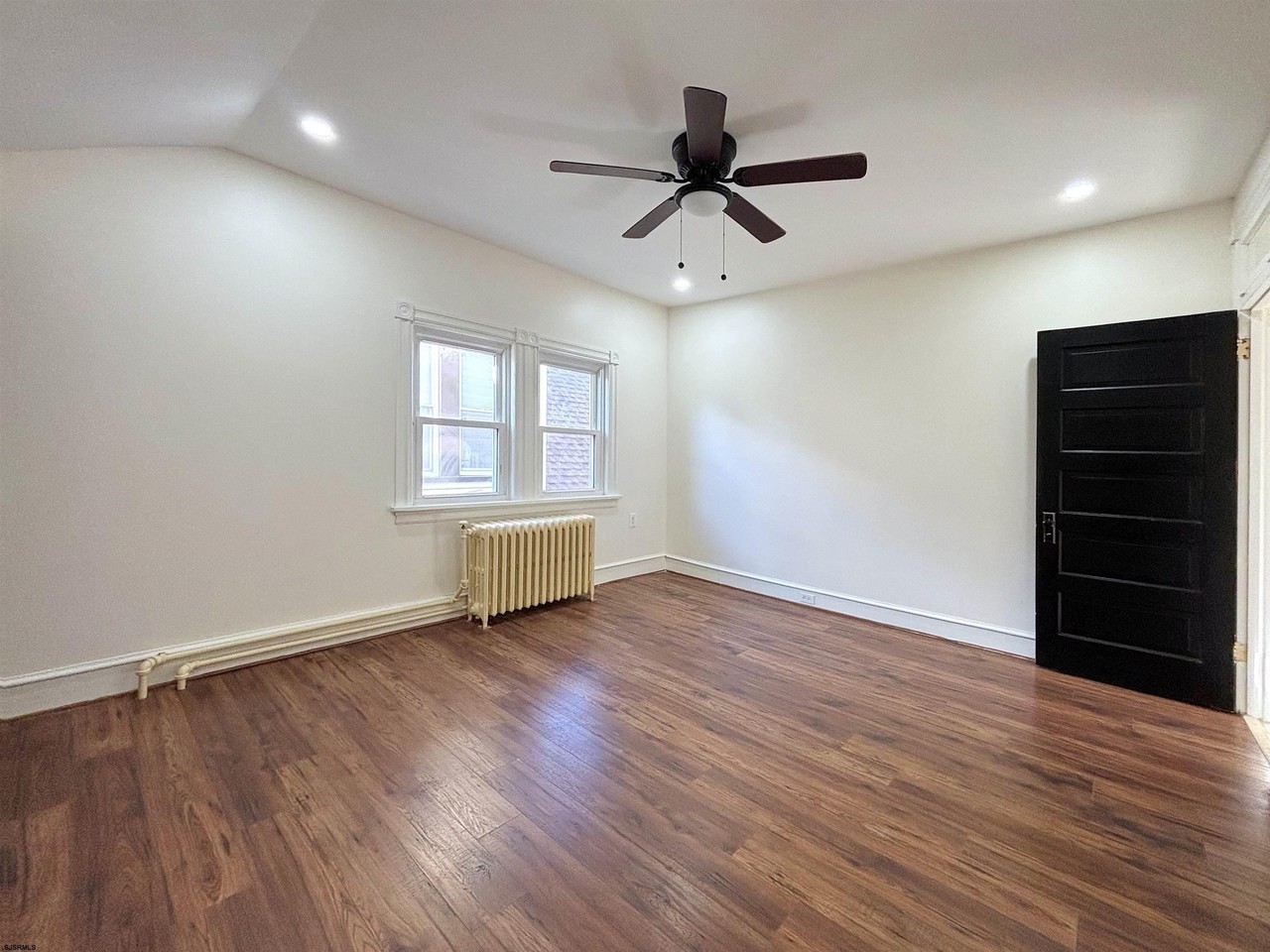 16 N Hillside Ave #2ndFL - Photo 6 of 11