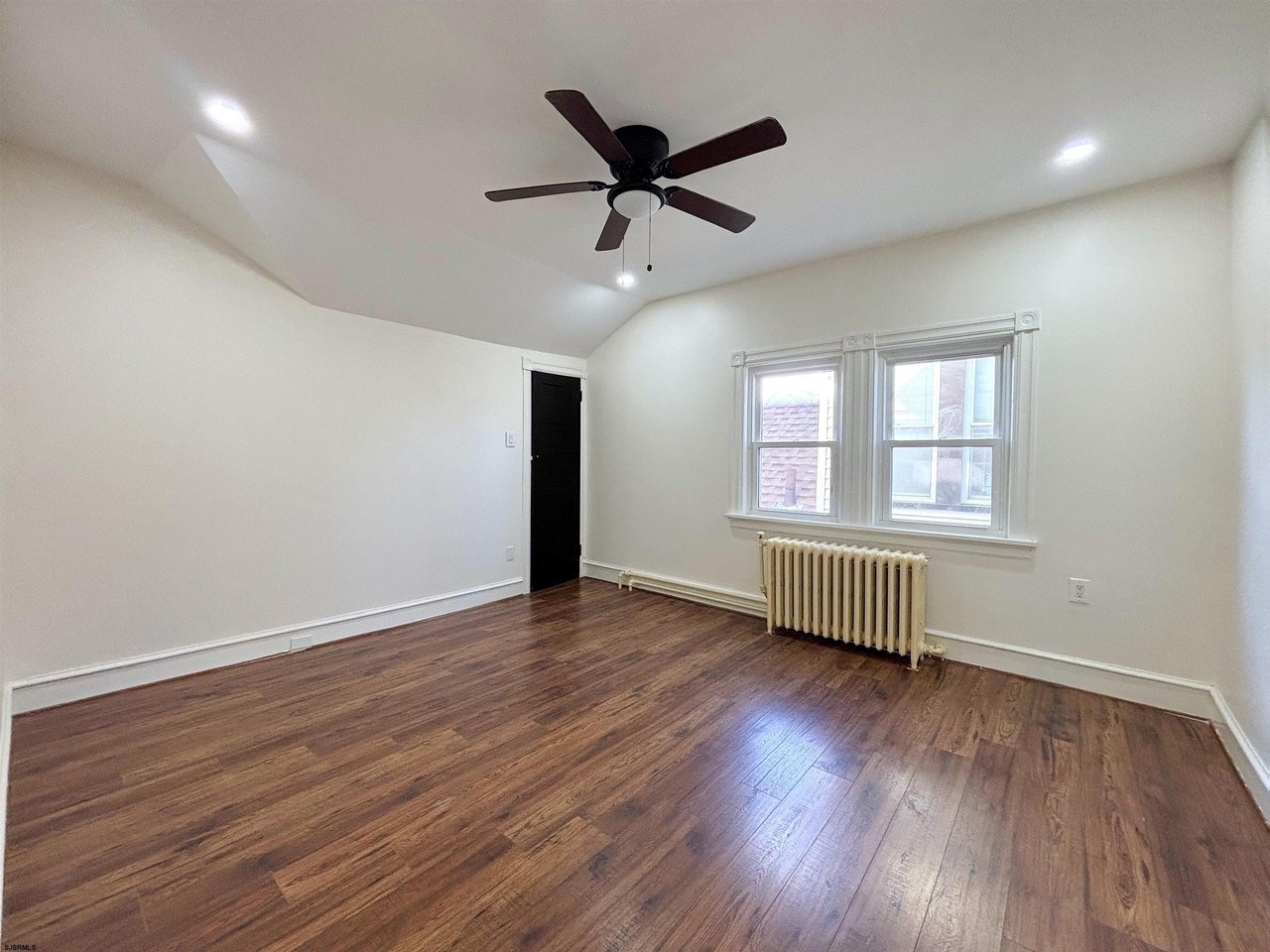 16 N Hillside Ave #2ndFL - Photo 7 of 11