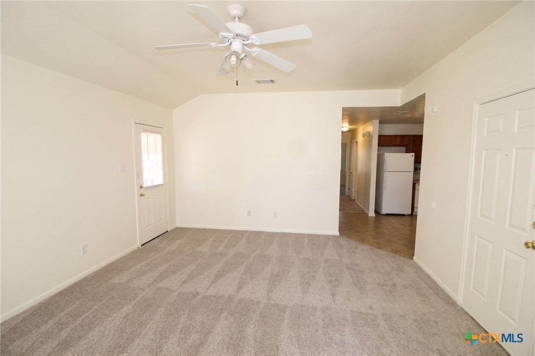 1605 Yuma Trl #A - Photo 2 of 10