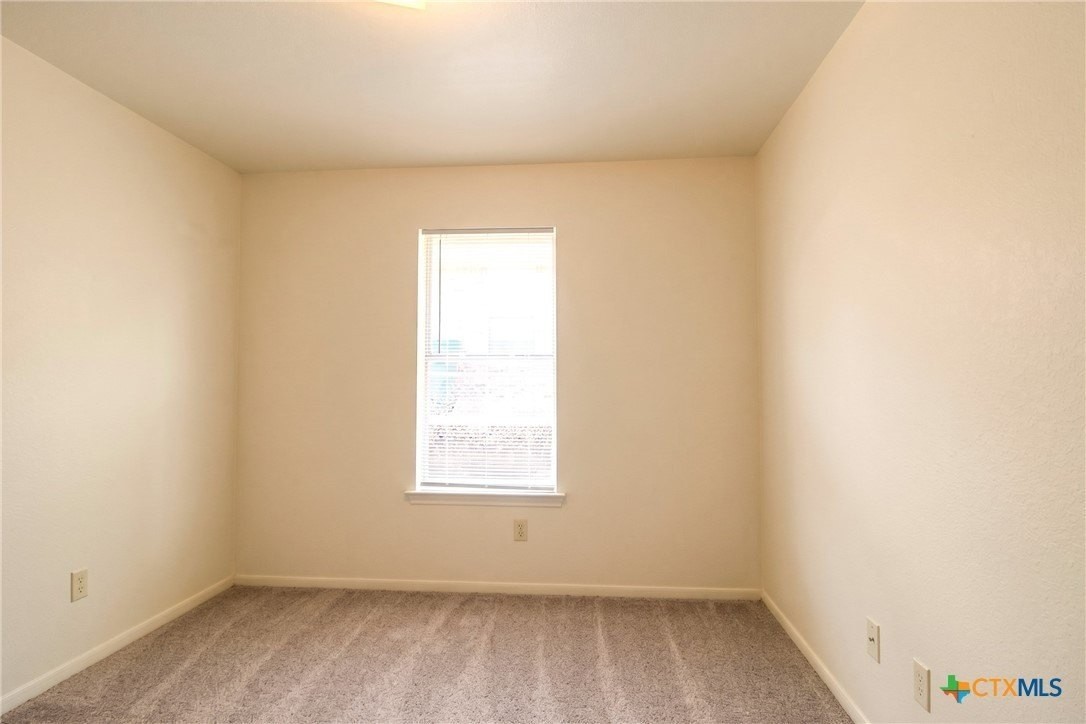 1605 Yuma Trl #A - Photo 5 of 10