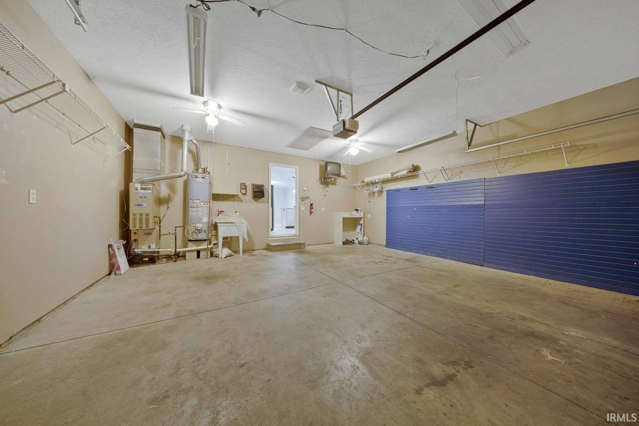 10659 Midway Dr - Photo 2 of 20