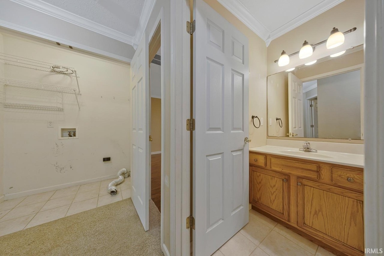 10659 Midway Dr - Photo 4 of 20
