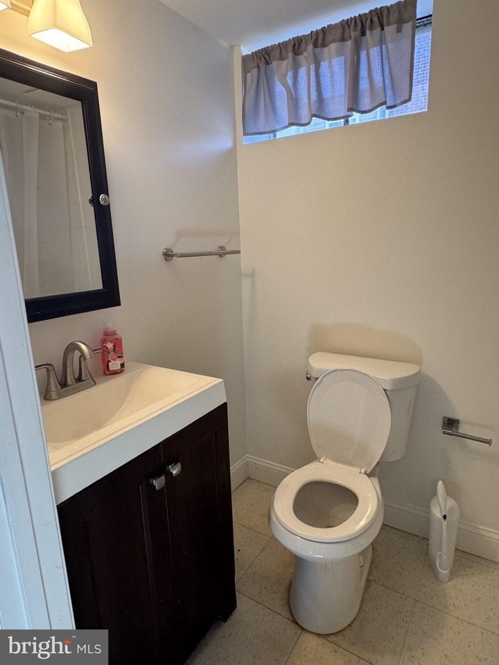 6823 Youngstown Ave #B - Photo 4 of 8