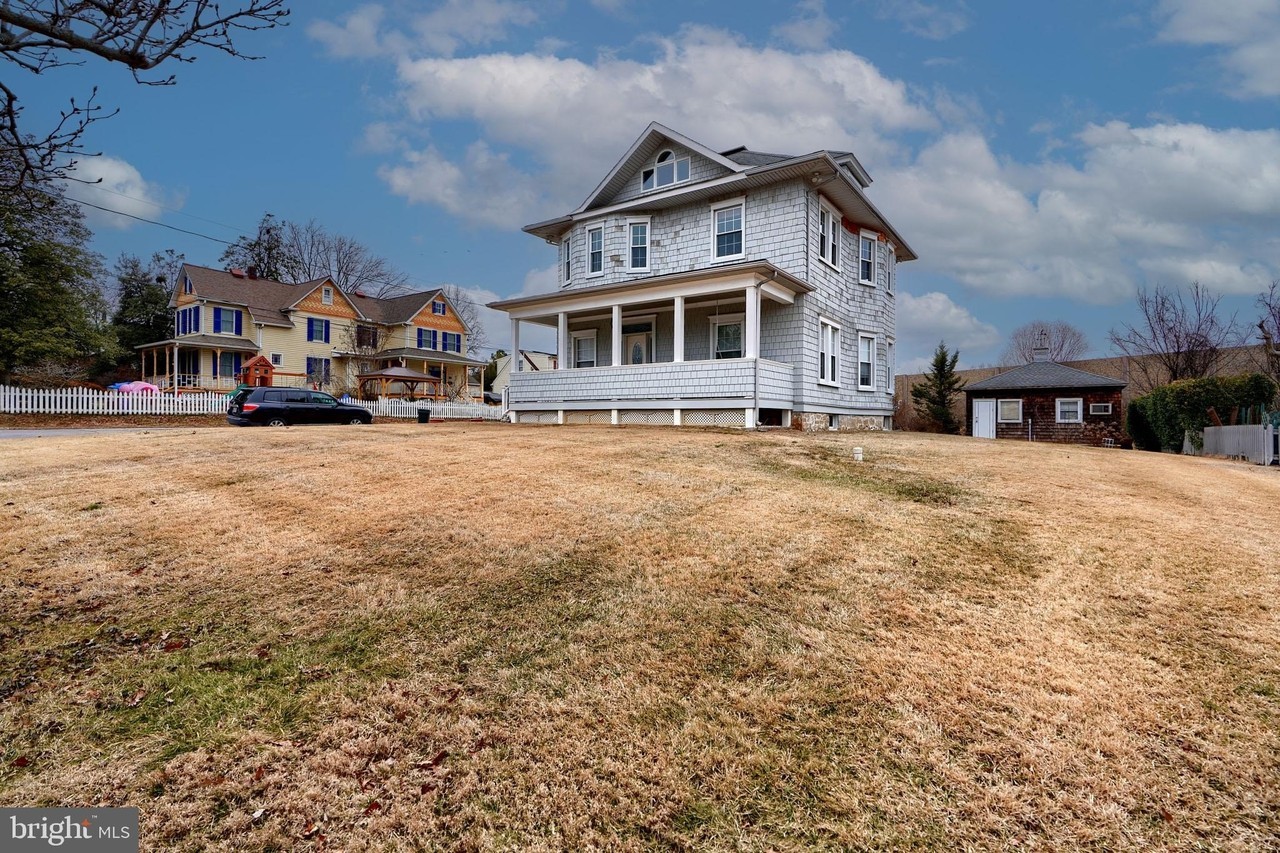 1727 Magnolia Ave - Photo 3 of 27