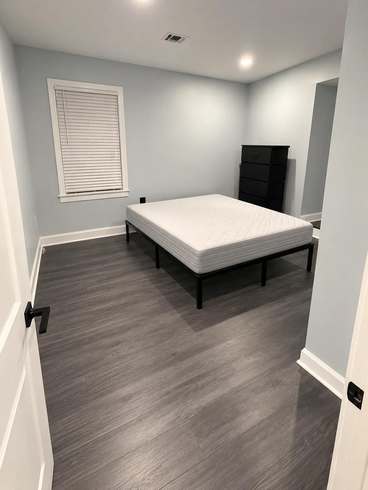 53rd Pl Se - Photo 3 of 4