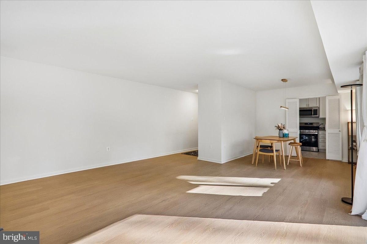 10649 Weymouth St #103 - Photo 7 of 50