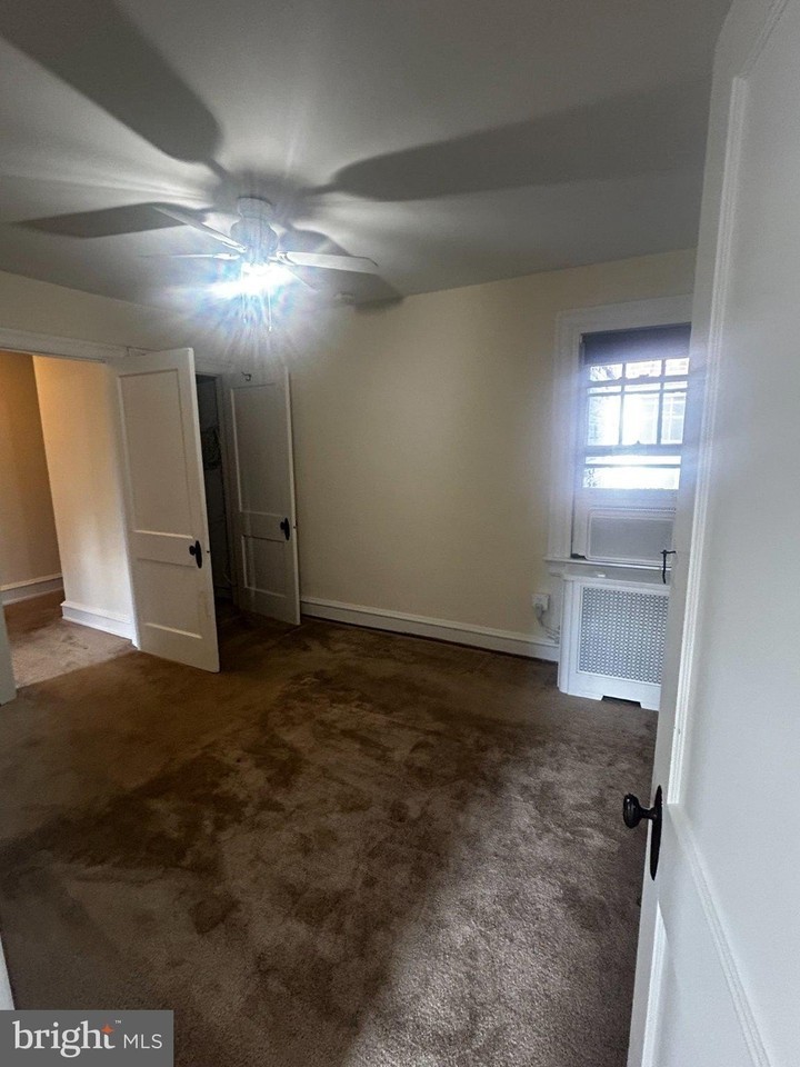 237 Haverford Ave - Photo 3 of 13