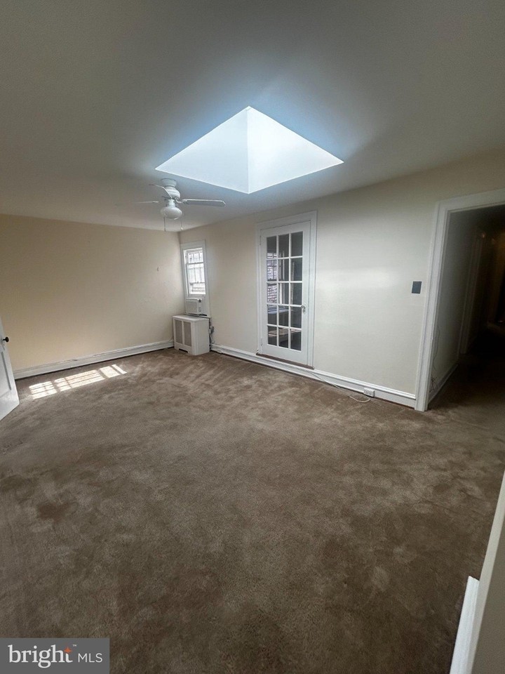 237 Haverford Ave - Photo 7 of 13