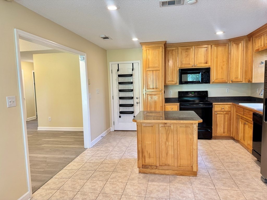 3863 Heather Way - Photo 6 of 17