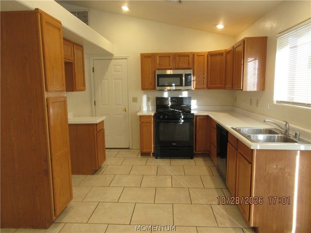 3237 N Yuma St - Photo 4 of 11