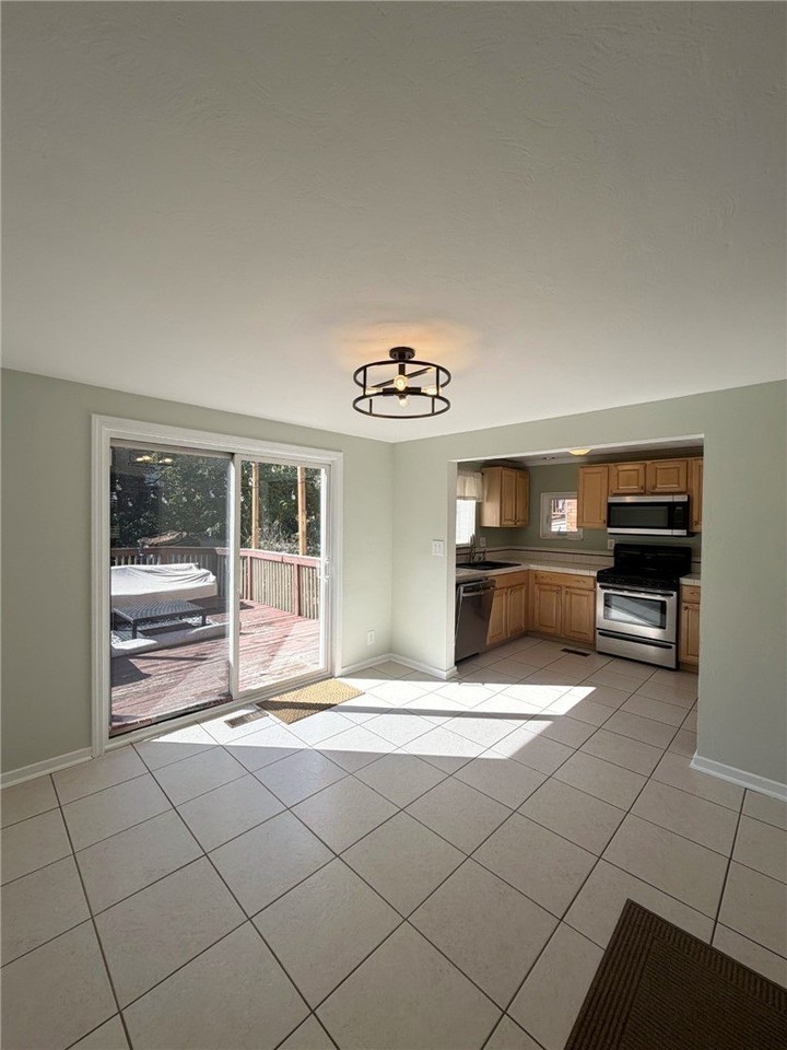738 Eathan Ave - Photo 5 of 19