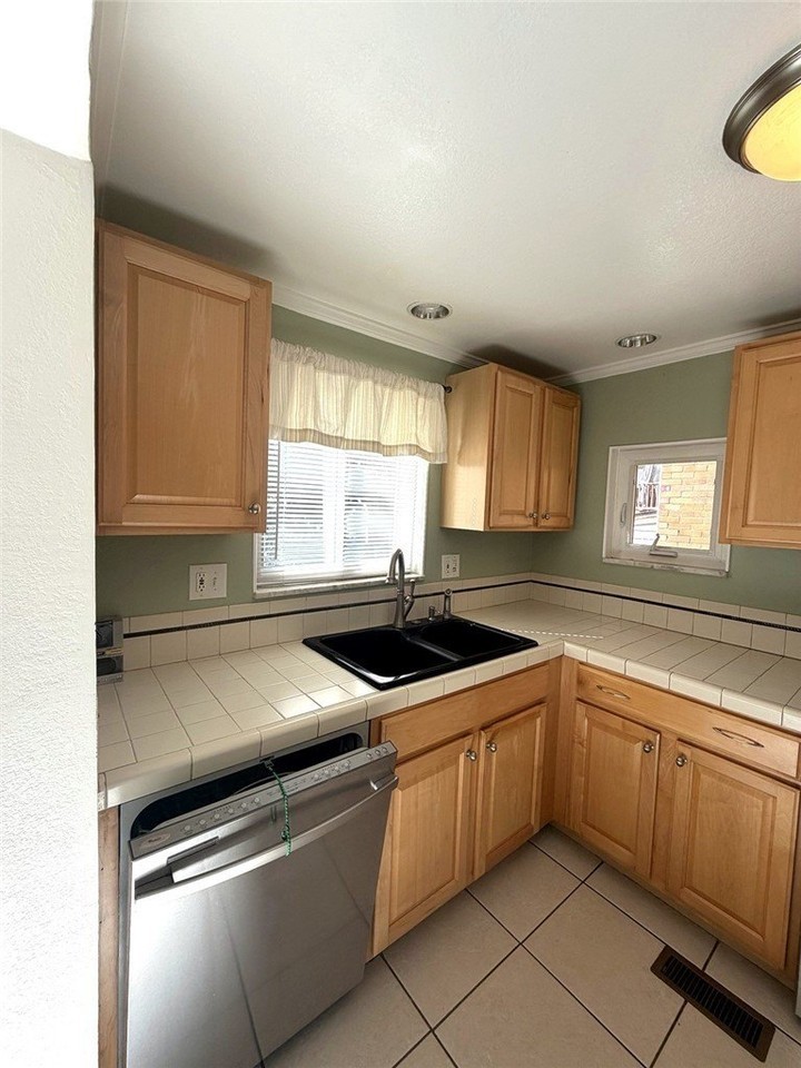 738 Eathan Ave - Photo 6 of 19