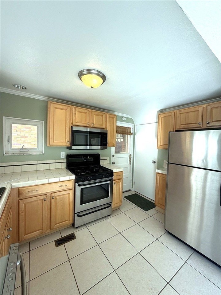 738 Eathan Ave - Photo 7 of 19