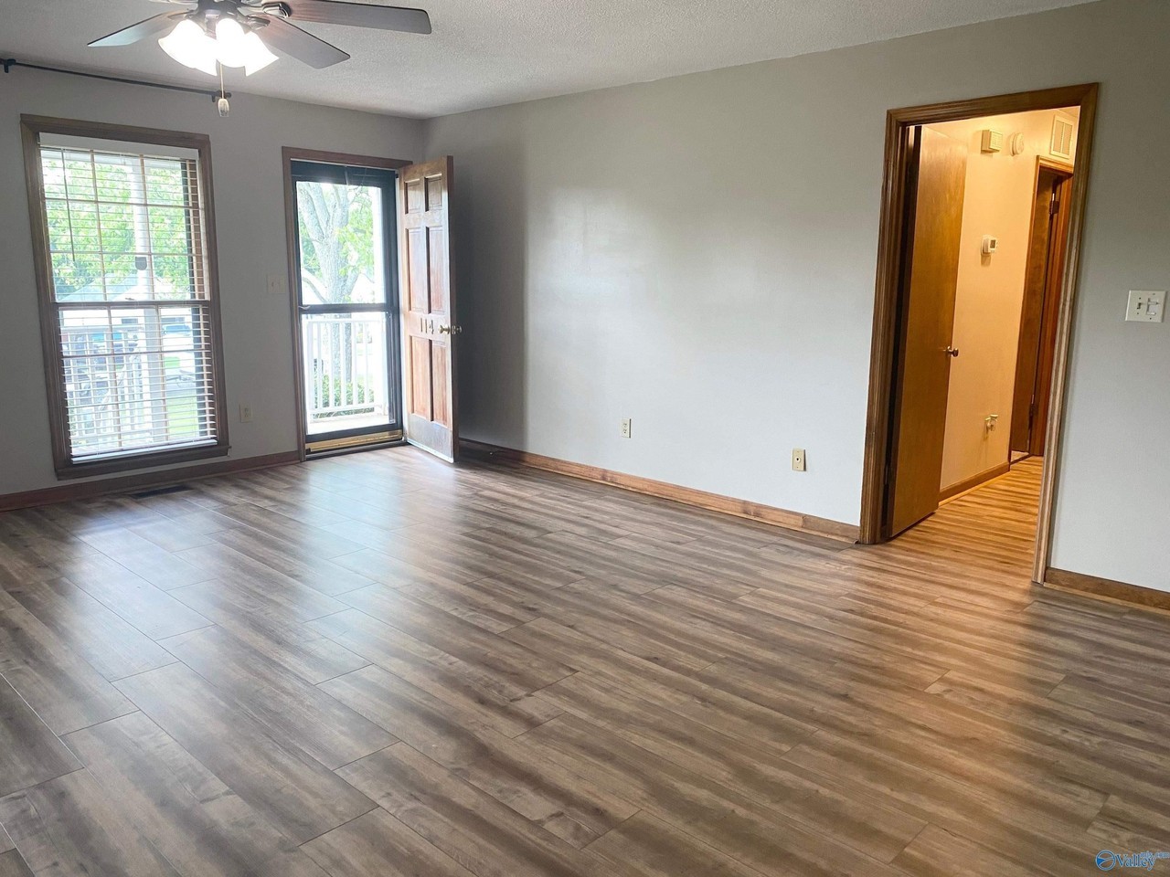 114 Jane Dr - Photo 3 of 15