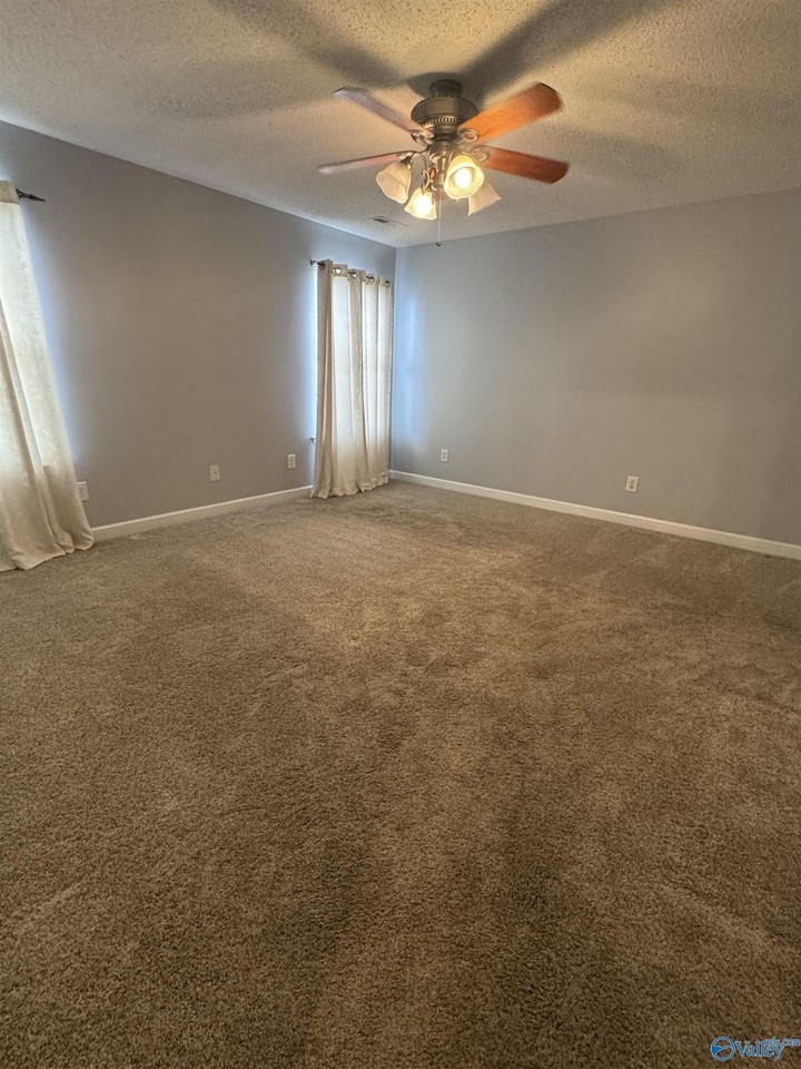 113 Vancouver Rd - Photo 2 of 11