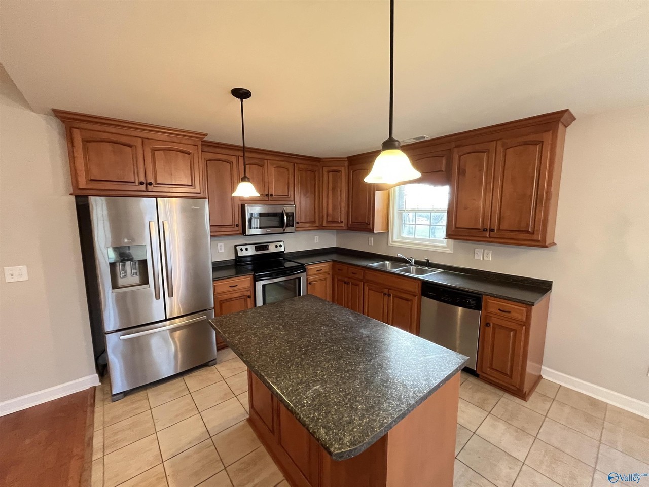 117 Hubert Rd - Photo 3 of 14