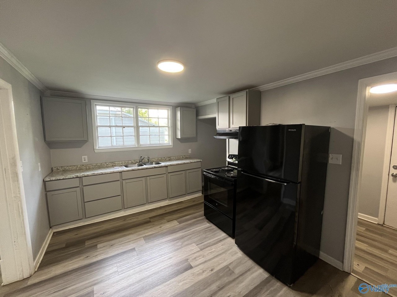 109 5th Ave Nw - Photo 5 of 10