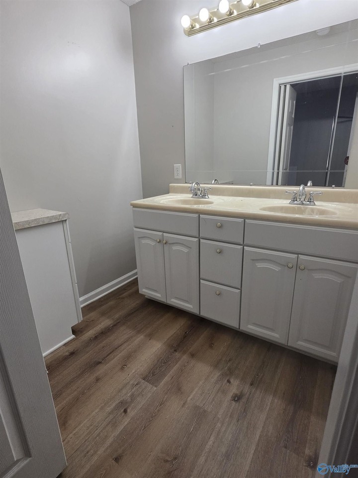 2317 Euclid Rd Nw - Photo 2 of 9