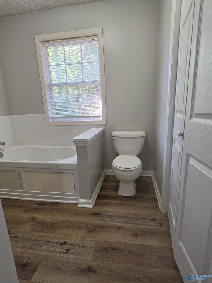 2317 Euclid Rd Nw - Photo 3 of 9