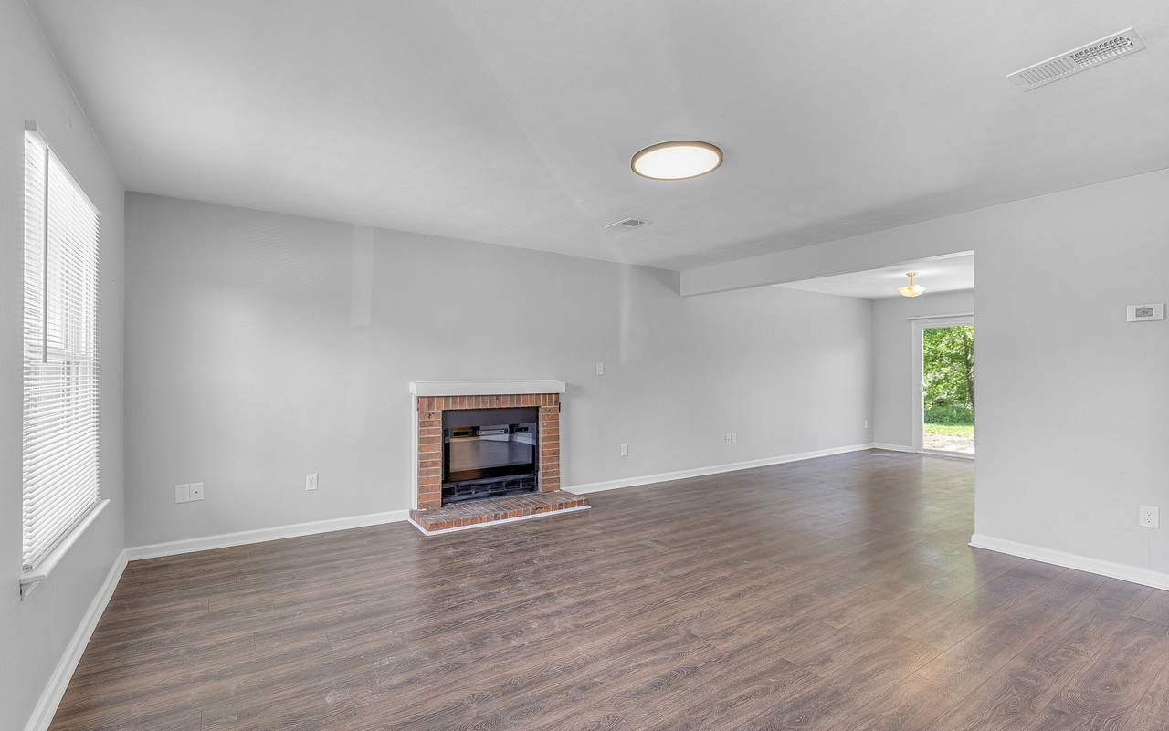 1308 Mikie Ct - Photo 4 of 17